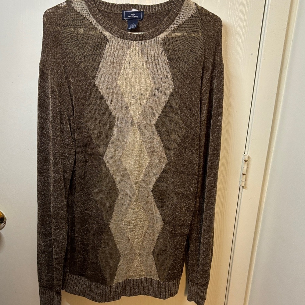 Dockers Men's Brown Crewneck Sweater with Tan Geometric Panel